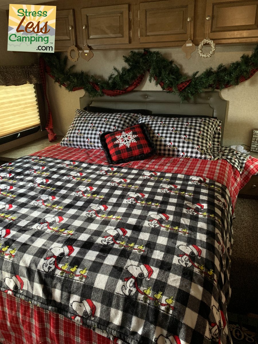 2019 Manya's Christmas Bedding.jpg