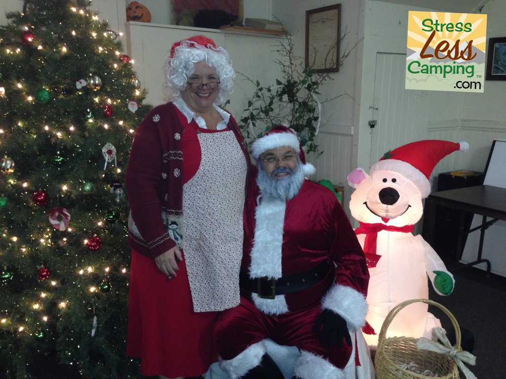 2013 Santa and the Mrs.jpg