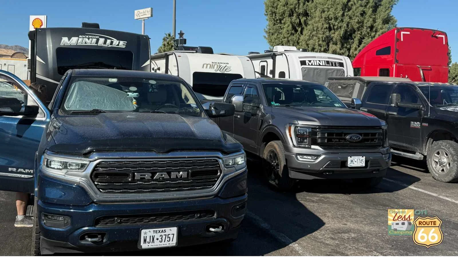 Surprisingly good parking for RVs outside the Wagon Wheel restaurant.jpg