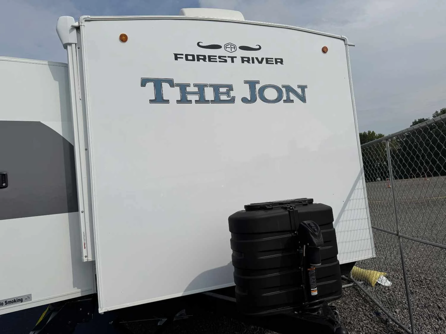 The Jon features dual propane tanks but we don't know why.jpg