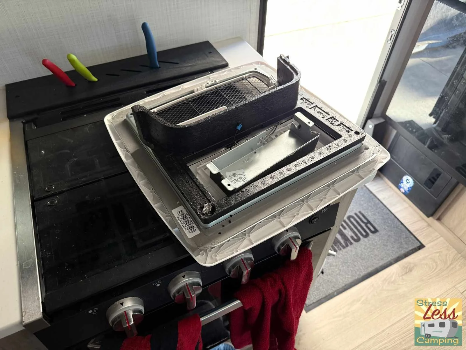 The interior shroud can be changed for direct AC or ducted.jpg