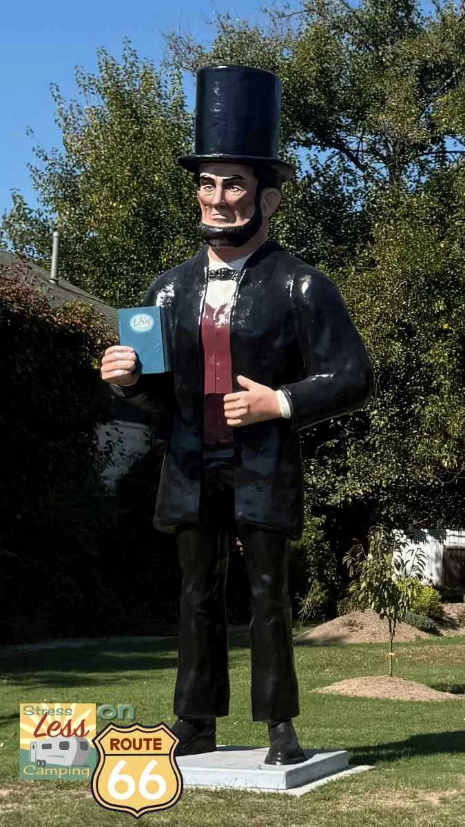 Abe Lincoln in Giant form stands tall in Springfield Illinois.jpg