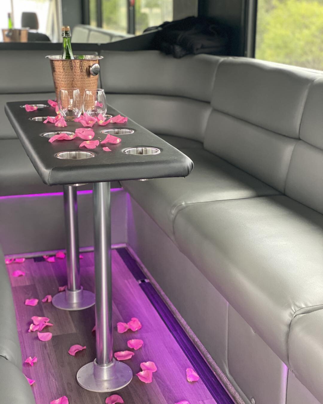 Happy Valentine&rsquo;s Day from Winding Road Wine Tours! It&rsquo;s not too late to book a tour or grab a gift certificate for your loved one! 🍷 🚐 💨