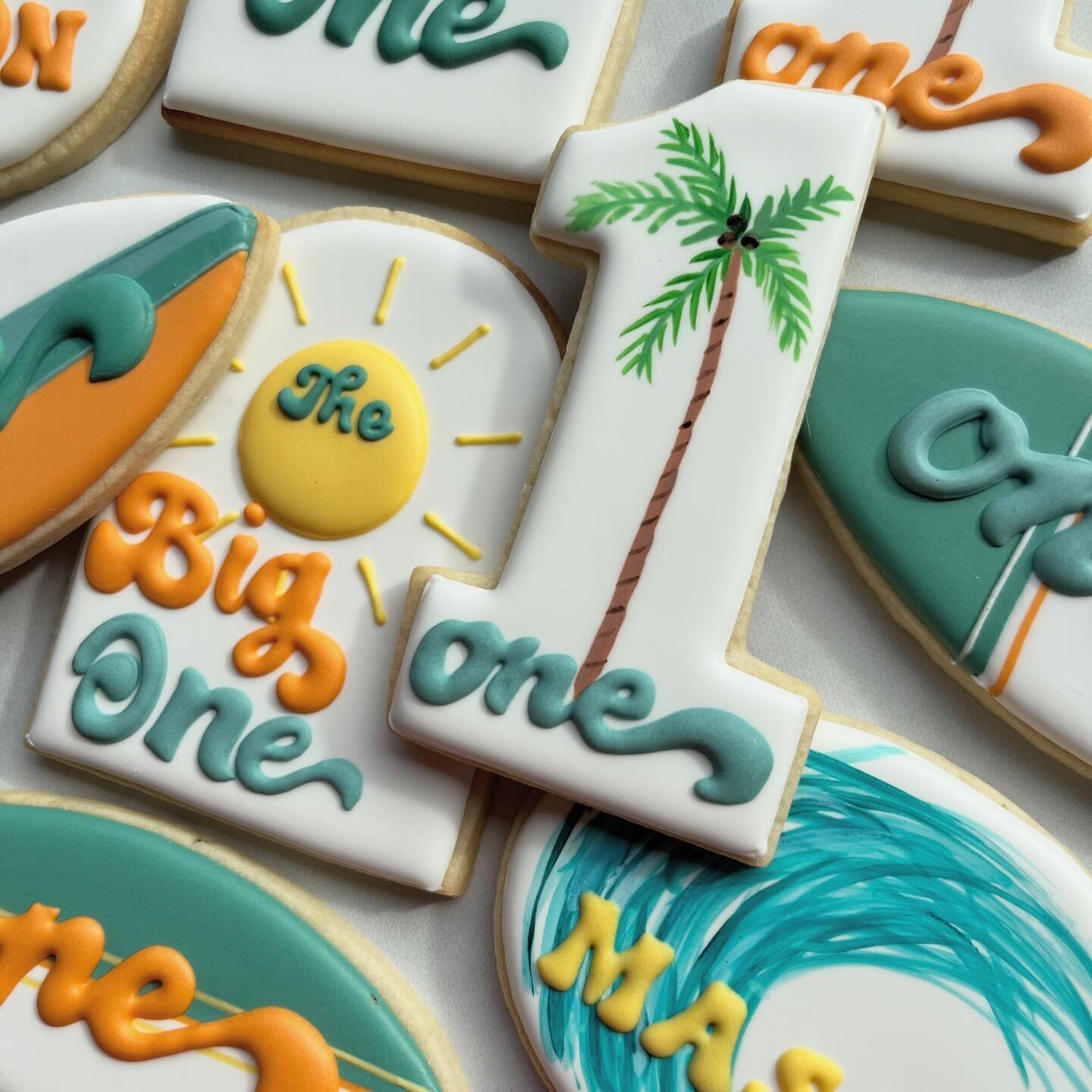 Happy 1st Birthday MASON! 🌊 🏄 

#oregoncookier
 #decoratedcookies #americolorgel #decoratedsugarcookies #royalicing #cookieart #sugarcookies #partyfavors #customcookies #cookiesofinstagram #cookiegram #instacookie #grammycookie #portlandcookiemaker