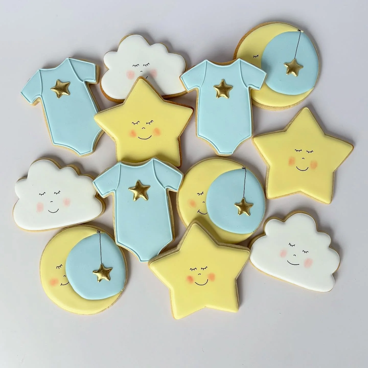 Sweet little baby shower. 
☁️ 🌙 ⭐️ 👶🏼

#oregoncookier
 #decoratedcookies #decoratedsugarcookies #royalicing #cookieart #sugarcookies #partyfavorcookies #customcookies #cookiesofinstagram #cookiegram #instacookie #portlandcookiemaker #portlandcooki