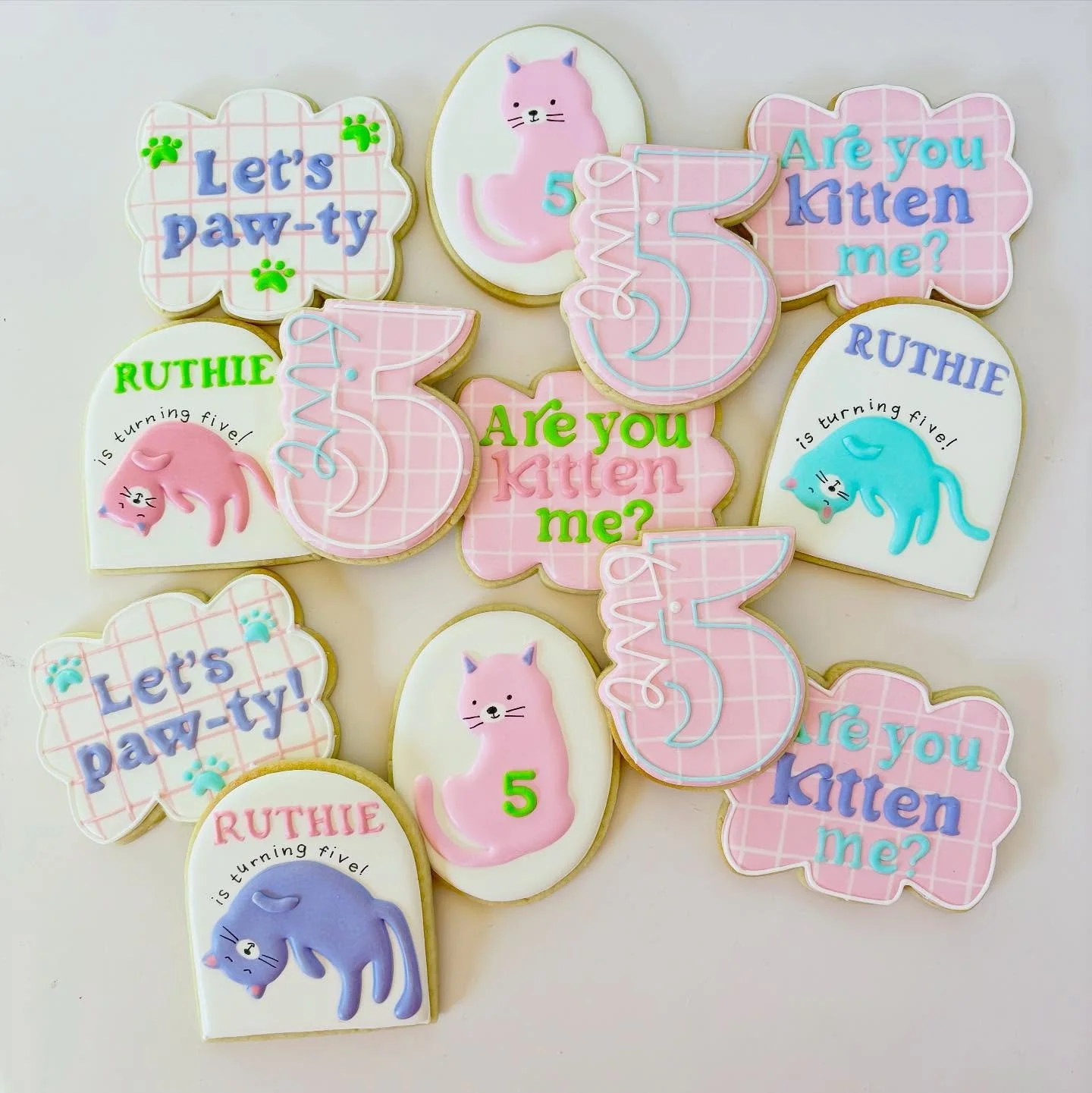 Happy Birthday Ruthie! 

#areyoukittenme 
#oregoncookier
 #decoratedcookies #decoratedsugarcookies #royalicing #cookieart #sugarcookies #partyfavorcookies #customcookies #cookiesofinstagram #cookiegram #instacookie #portlandcookiemaker #portlandcooki