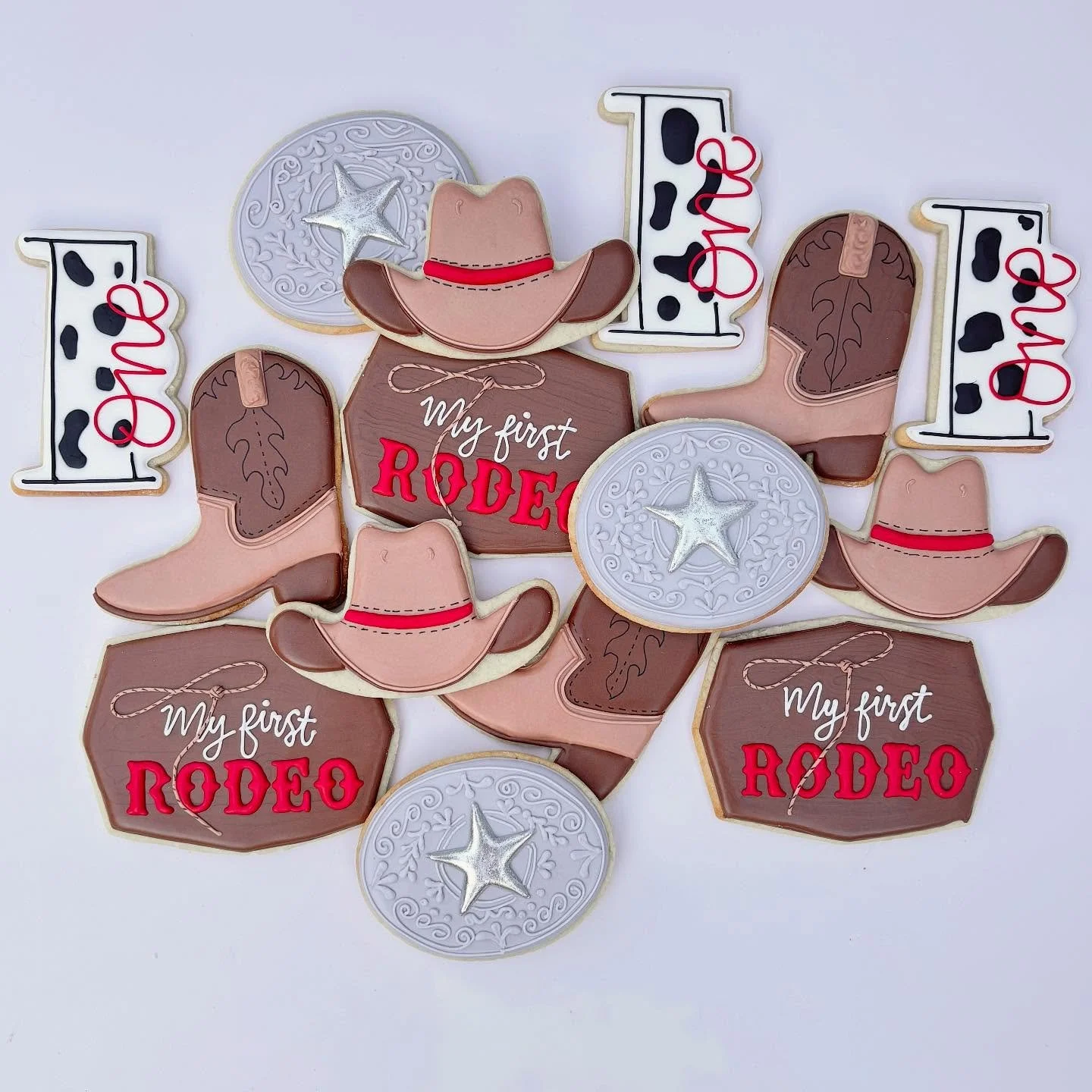 Howdy Cowboy 🤠 👶🏼

#oregoncookier
 #decoratedcookies #decoratedsugarcookies #royalicing #cookieart #sugarcookies #partyfavorcookies #customcookies #cookiesofinstagram #cookiegram #instacookie #portlandcookiemaker #portlandcookies #madeinoregon #sh