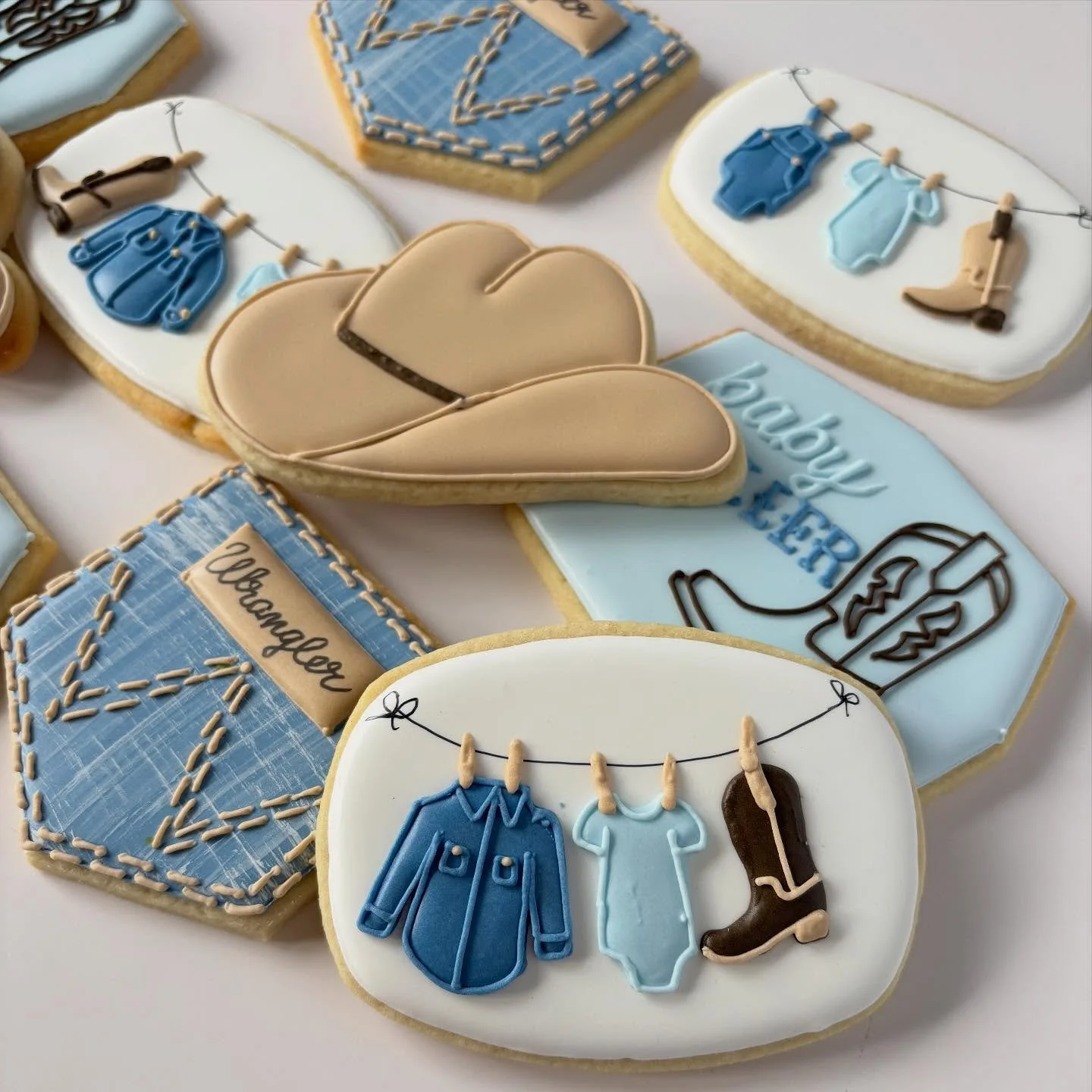 Lil cowboy coming soon!
 

#oregoncookier
 #decoratedcookies #decoratedsugarcookies #royalicing #cookieart #sugarcookies #partyfavorcookies #customcookies #cookiesofinstagram #cookiegram #instacookie #portlandcookiemaker #portlandcookies #madeinorego