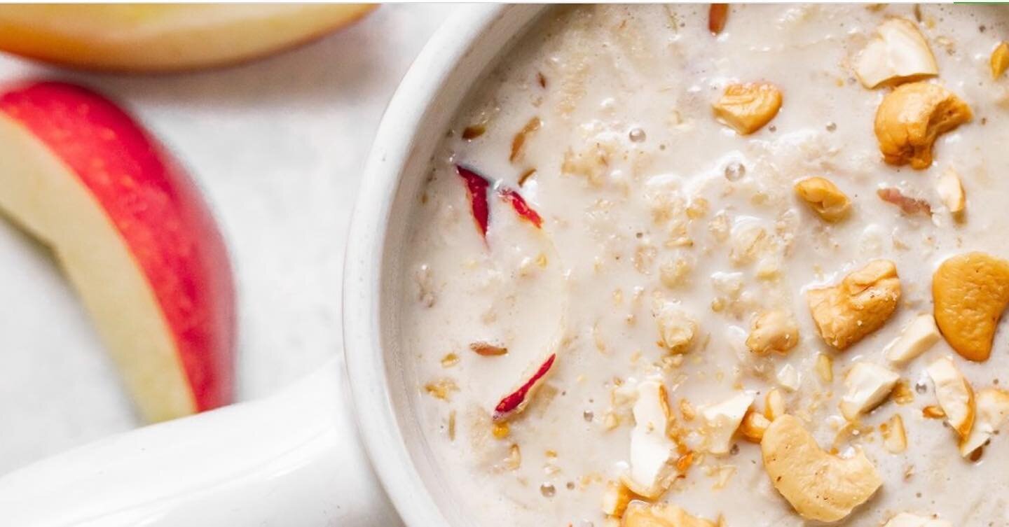 Oats Kheer with Apples and Cashews
Oatmeal can lower blood sugar and cholesterol levels, protect intestinal flora and thus prevent cancer.Any food is said to be medicinal when it ignites the digestive fire, Agni. and balances the constitutions oatmea