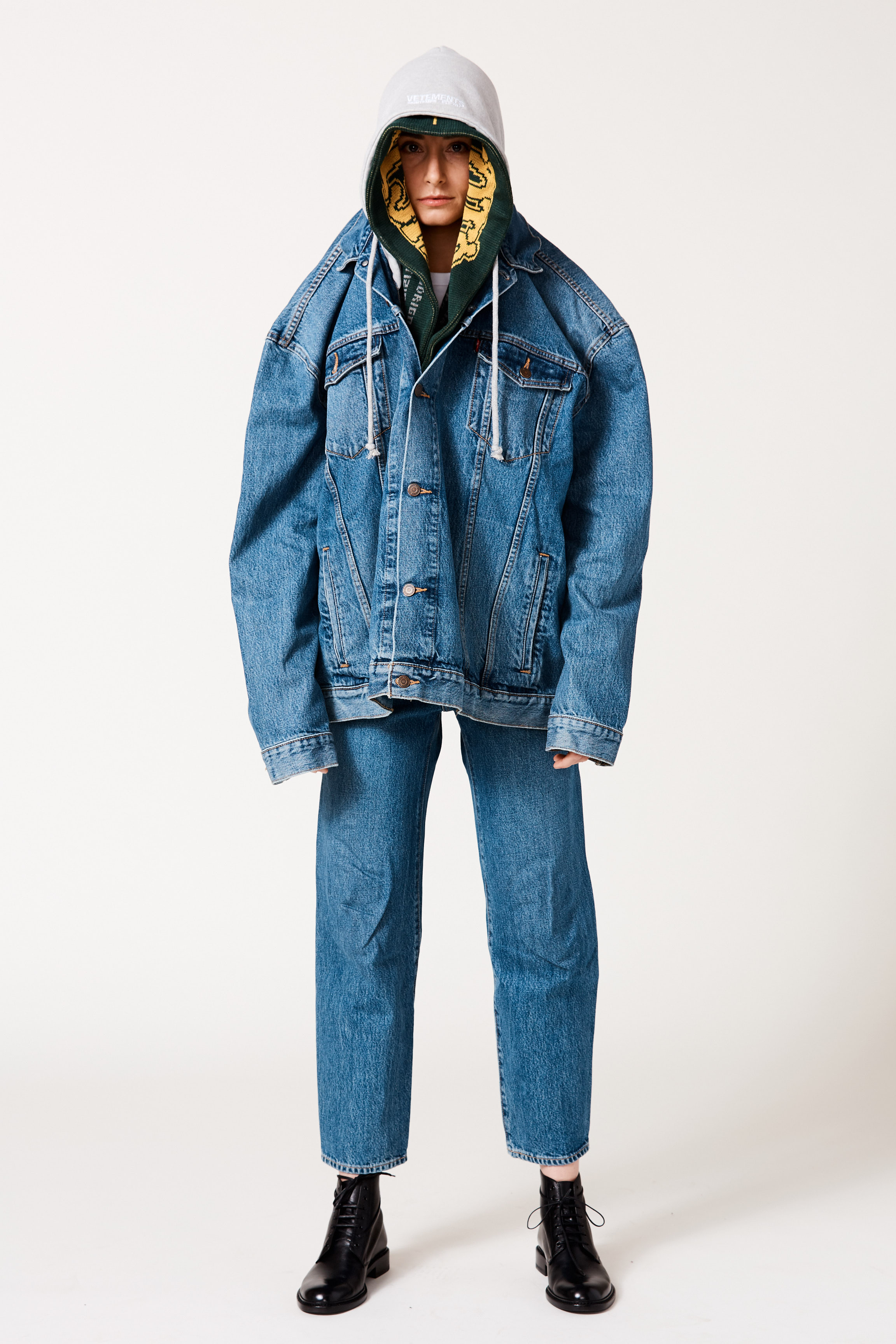 *17_H1_VETEMENTS_W3_FRONT_30472.jpg