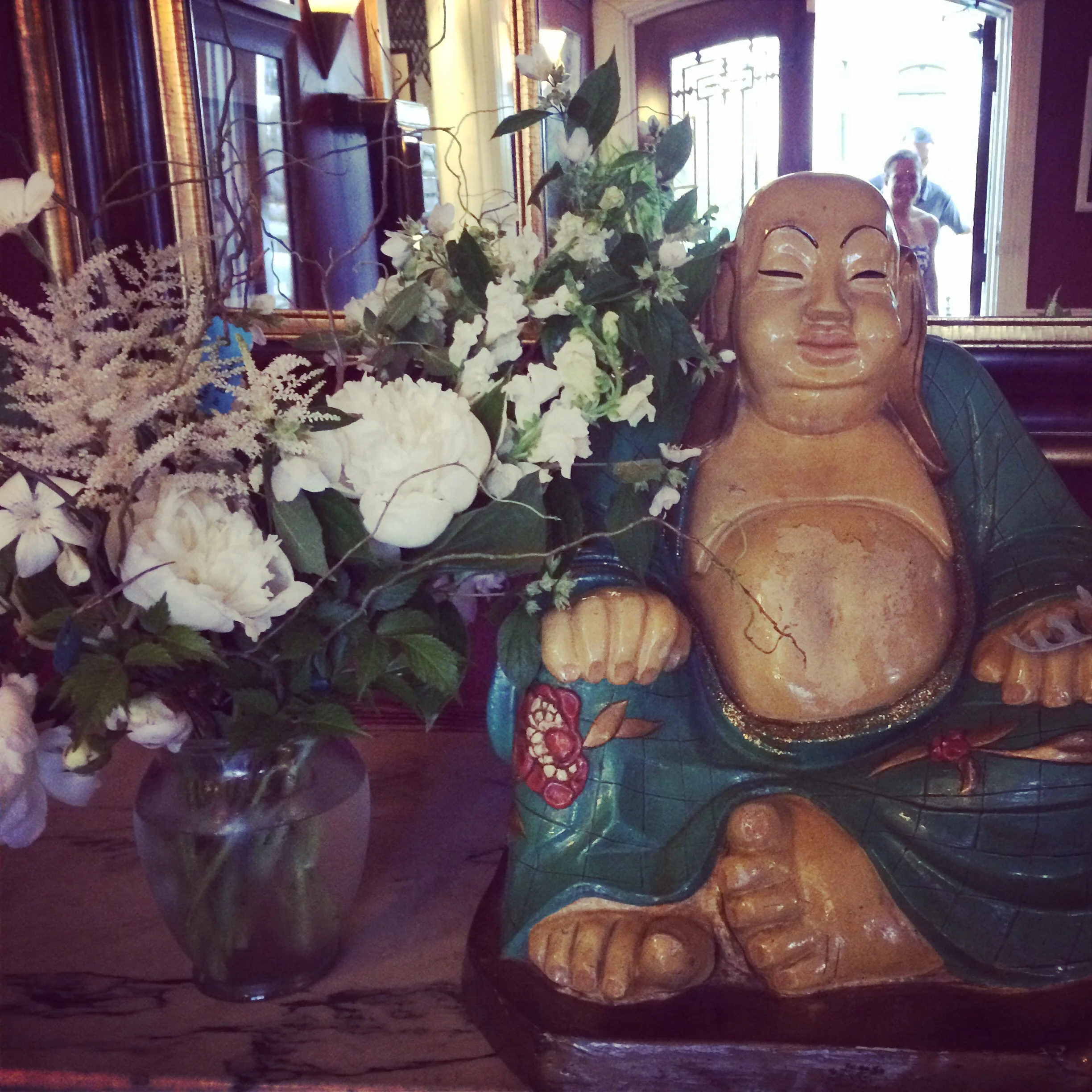 rehearsal dinner flowers at lobby of the Tabord Inn