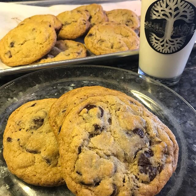 Our delicious chocolate chip cookies can now be shipped directly to you visit our site today to place your order!! www.crpastries.com 🍪🍪🍪🍪 #crp #chefronspastries #freshisbest #bayarea #bayareablackownedbusiness #blackowned #familyowned #brotheran