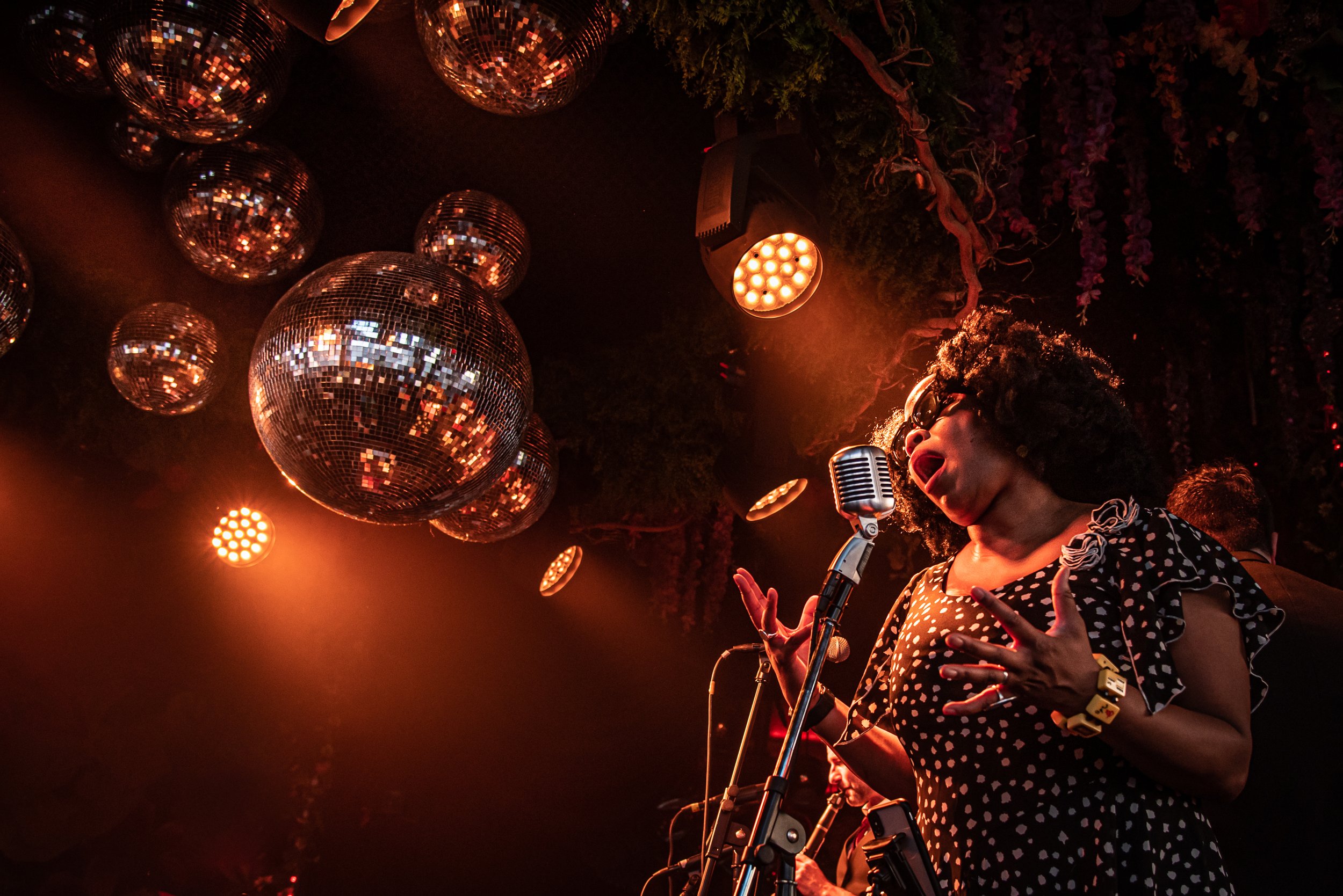 ****GOTHAM JAZZ at Somewhere Nowhere - June 15 2022 - photo by Nina Galicheva - vocalist Queen Esther with Hot Toddies Jazz Band.jpg