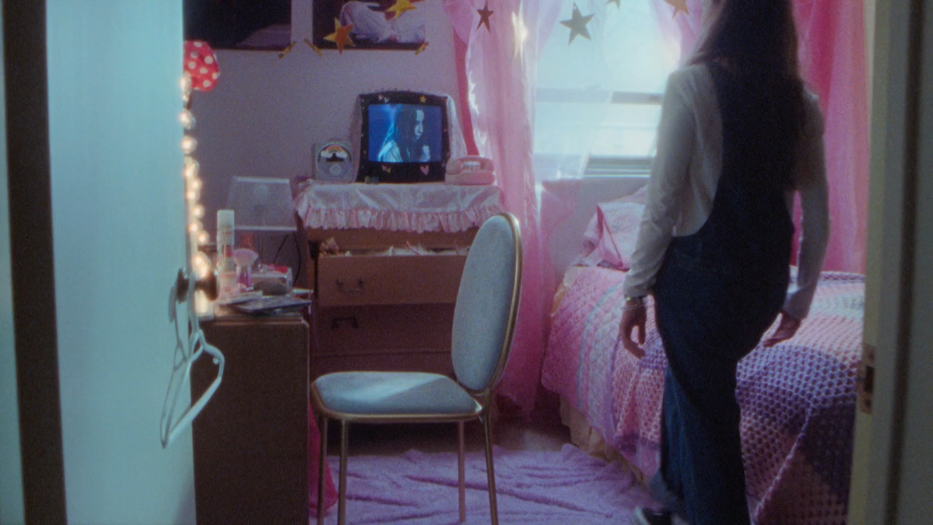 JUNOS_ALL OUR SOUND_90s.Still001.png