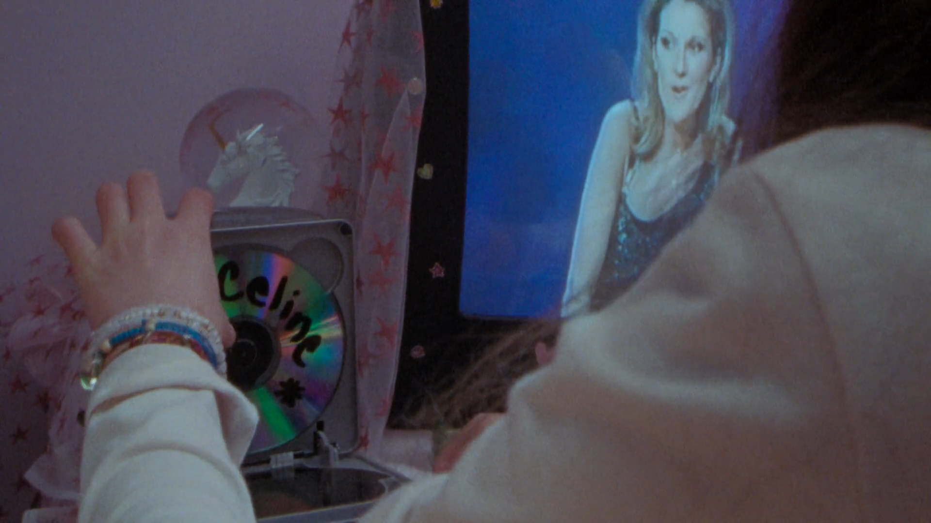 JUNOS_ALL OUR SOUND_90s.Still002.png