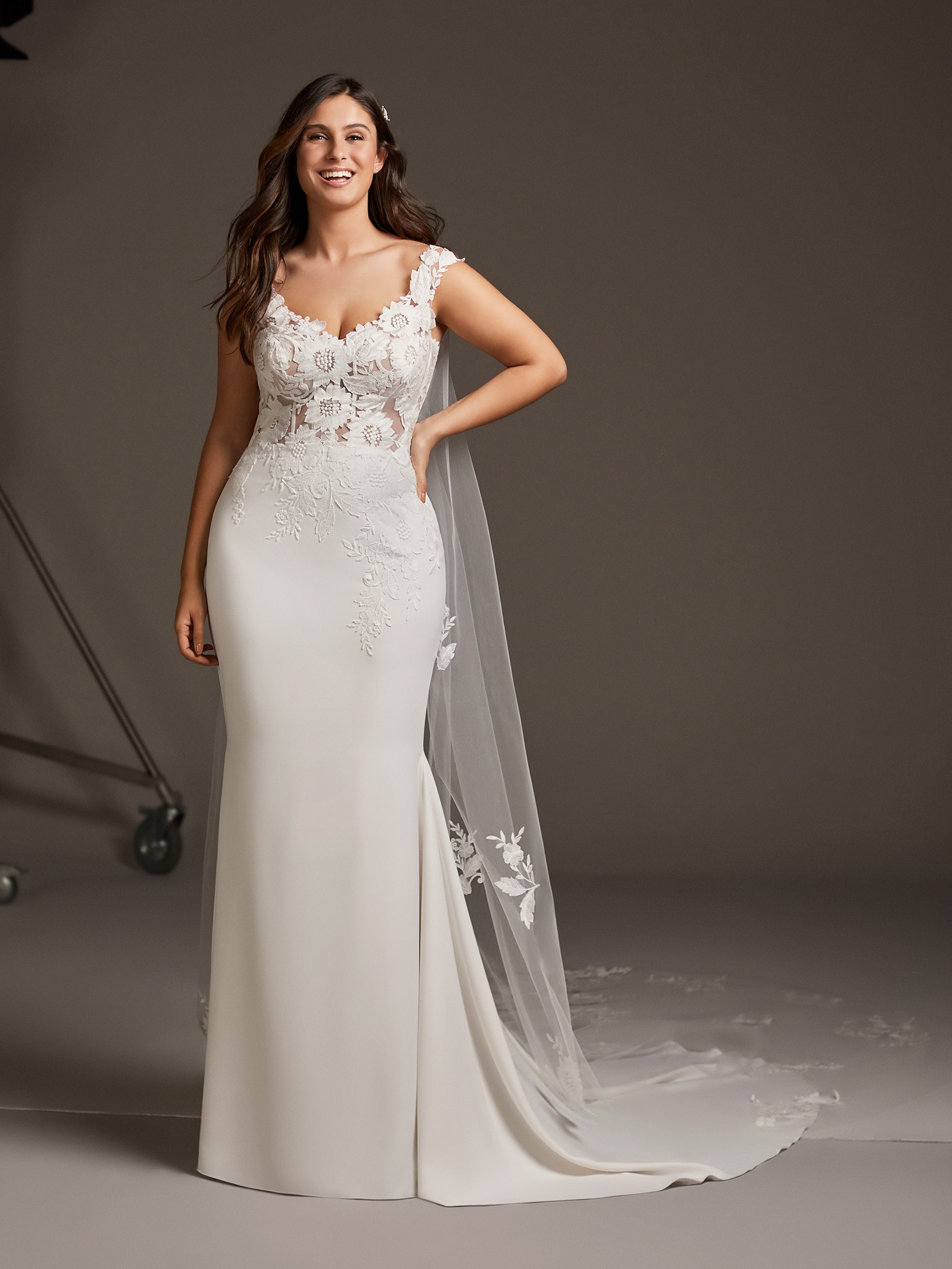 pronovias curvy