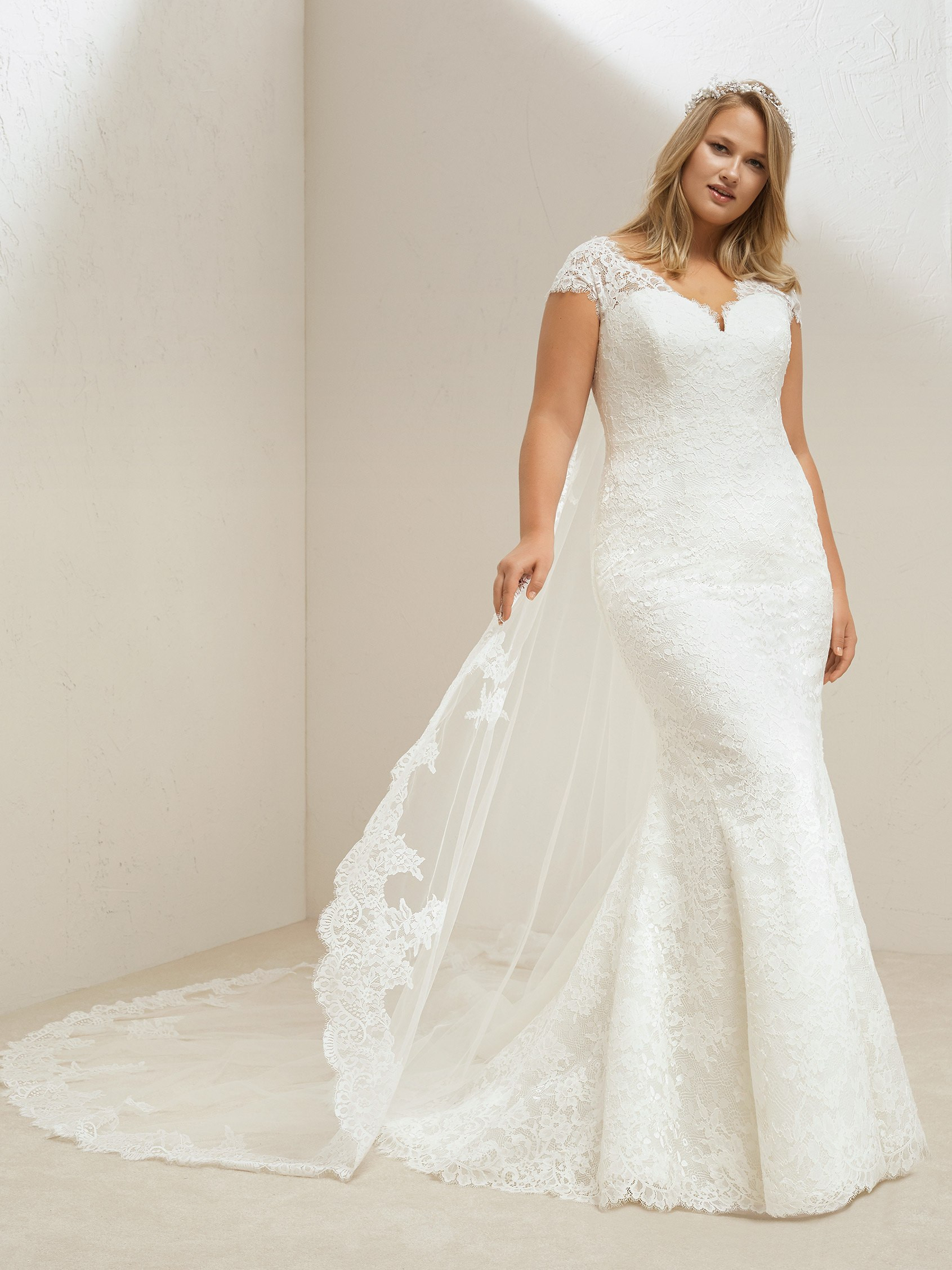 BridesbyYoung-IndianapolisIndianaSchaumburgChicagoIllinoisParamusNewJerseyNewYorkPennsylvania-CurvyPlusSizeBridalStore-Pronovias-MALI.jpg