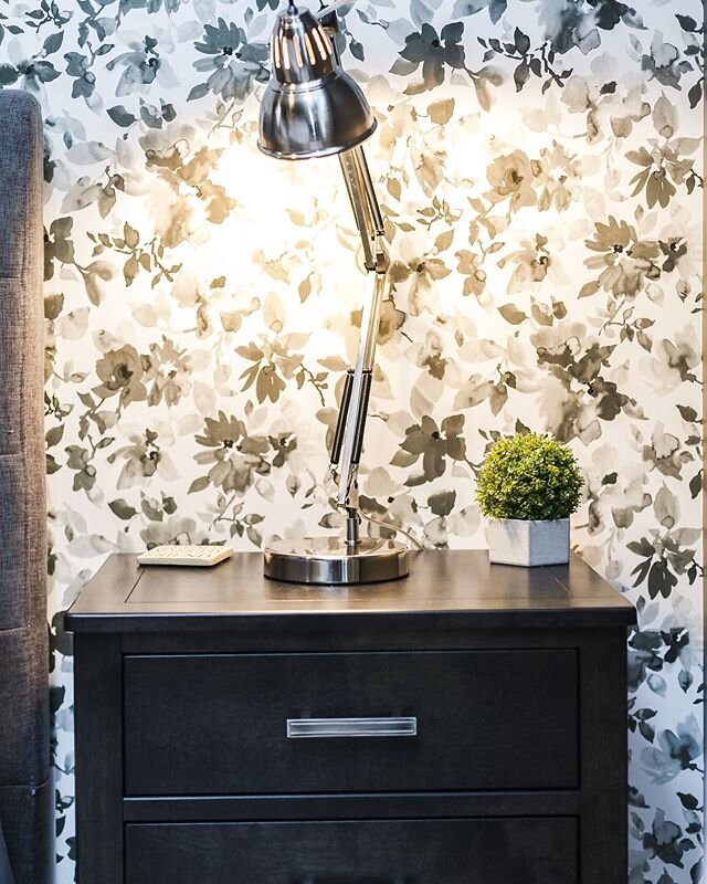 Today I am working on wallpapering our master bedroom so I thought it would be fun to show you the wallpaper in our last master bedroom.  Yes it&rsquo;s peel and stick too...this pretty pattern is called &ldquo;Watercolor Floral - Black&rdquo; by @ro