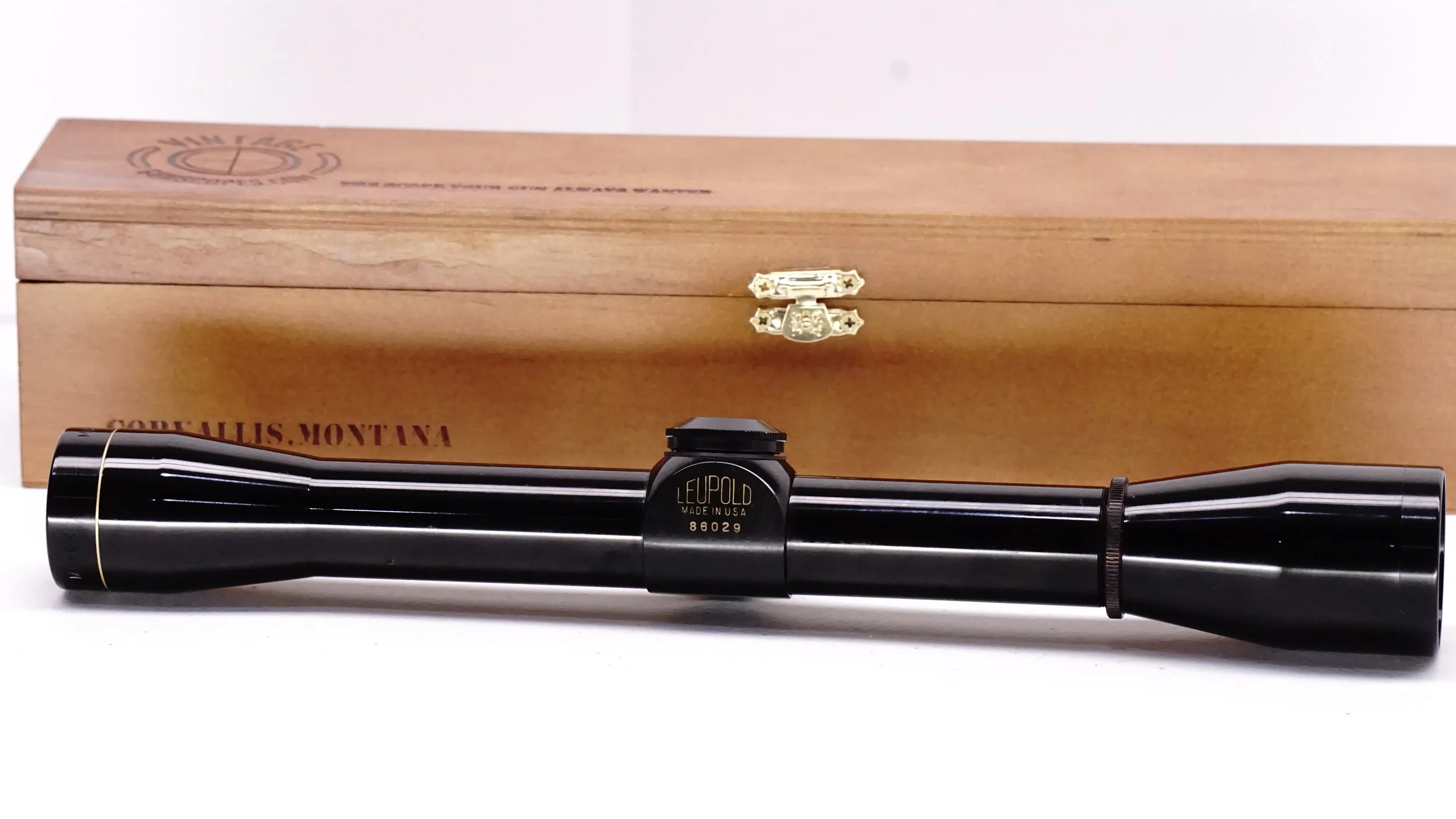 Vintage Gun Scopes — Leupold Arched Logo M8-4x 1