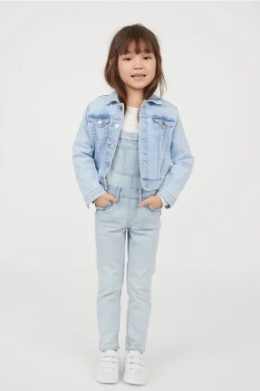 H & M