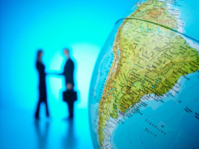 reeditor-02-2015-brazil-vitem-v-work-visa-holders-to-obtain-work-booklets-faster-under-new-rules_3777_t12.jpg