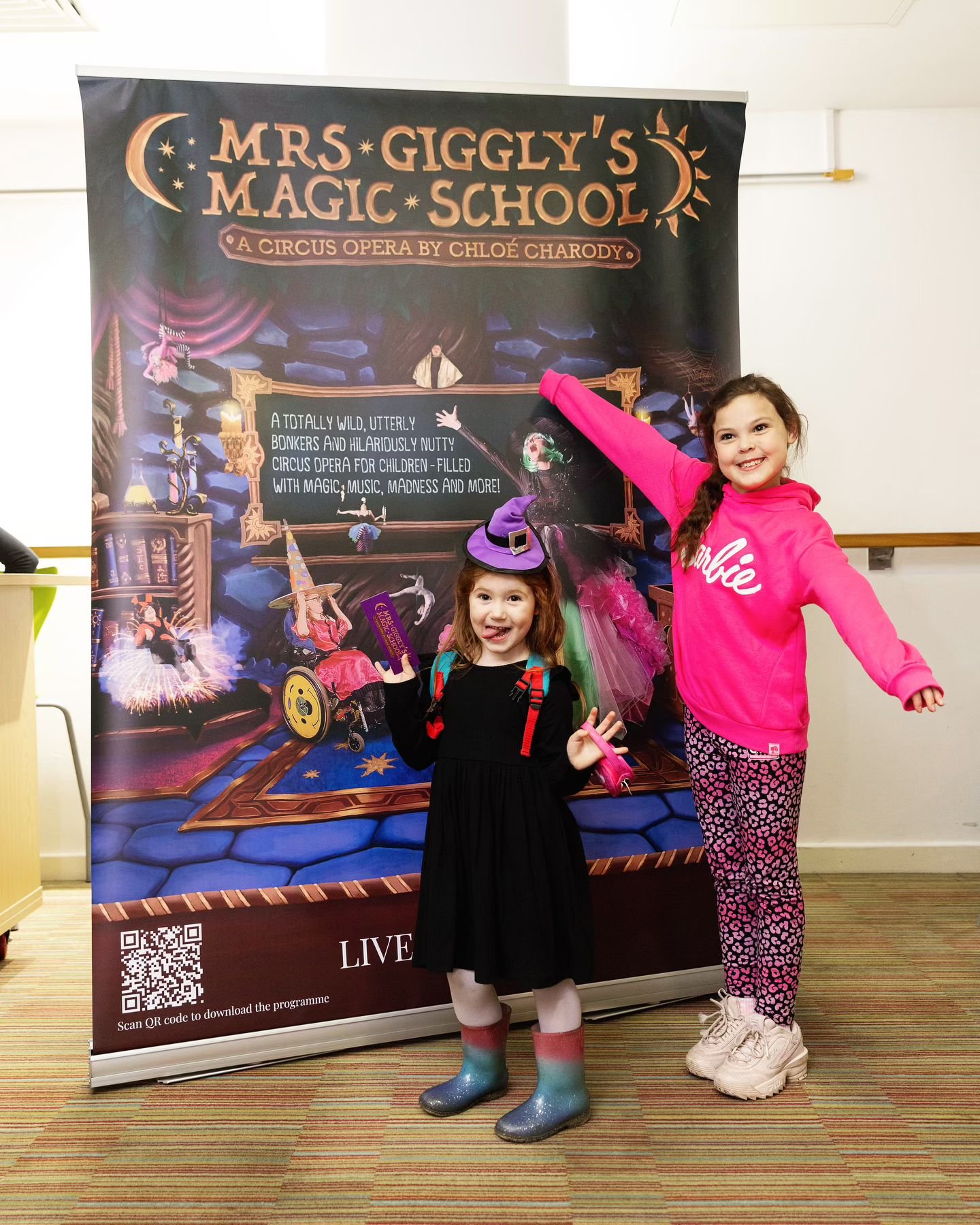 Some gorgeous little #magicians at the #premiere of @mrsgigglysmagicschool 🦄🔮💖🪄✨🧙
&hellip;
#circusopera #chloecharodycreations #chloecharody #newopera #kidsshow #london