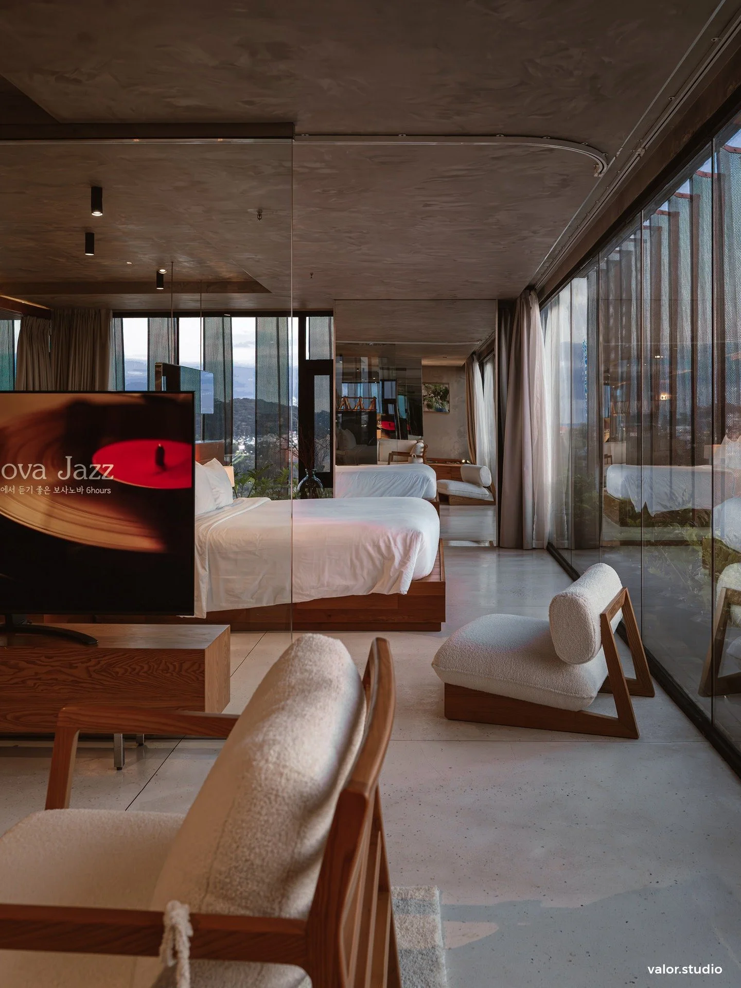 Project. Colline Hotel Da Lat - Junior Suite
Location. 10 Phan Boi Chau Street, Ward 1, Da Lat City.
Lighting design. Unios Vietnam 
Photography. Valor Studio
#Unios #valorstudio #thatlavidieu #interiorphotography #architecturephotography