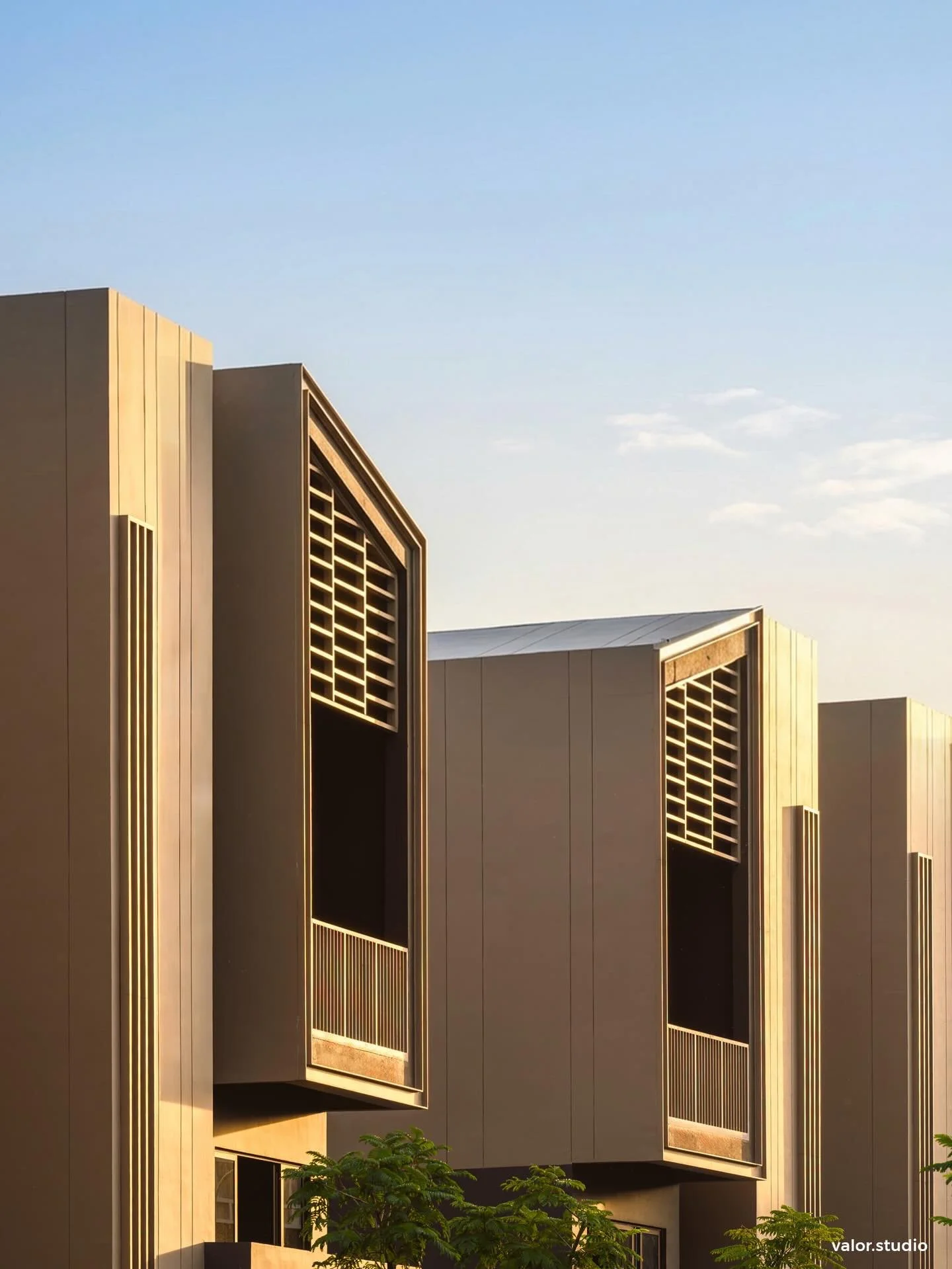 Mấy nay đọc tin tr&ecirc;n mạng cứ như chuyện dưới đ&acirc;y.

Xưa c&oacute; 1 anh lu&ocirc;n than v&atilde;n, một h&ocirc;m anh gặp thiền sư v&agrave; hỏi: Đại sư, vợ t&ocirc;i tuy c&oacute; nhiều ưu điểm, nhưng c&oacute; v&agrave;i khuyết điểm l&ag