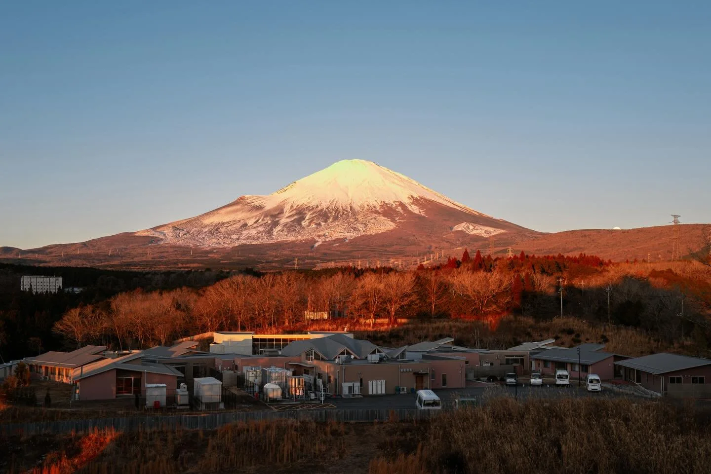 L&ograve;ng v&ograve;ng quanh n&uacute;i Fujisan v&agrave; hồ Kawaguchiko.
#valorstudio #architecturalphotography #interiorphotography #vietnamarchitecture #archdaily