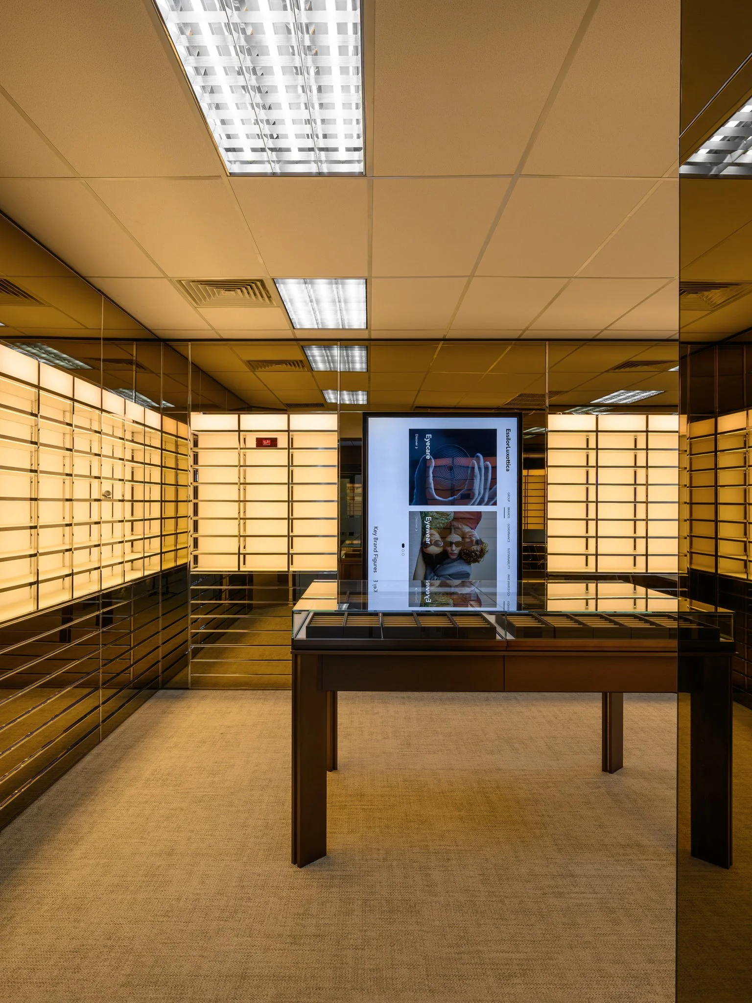 EssilorLuxottica | 2025.
#valorstudio #vietnamarchitecture #archdaily #officesnapshots