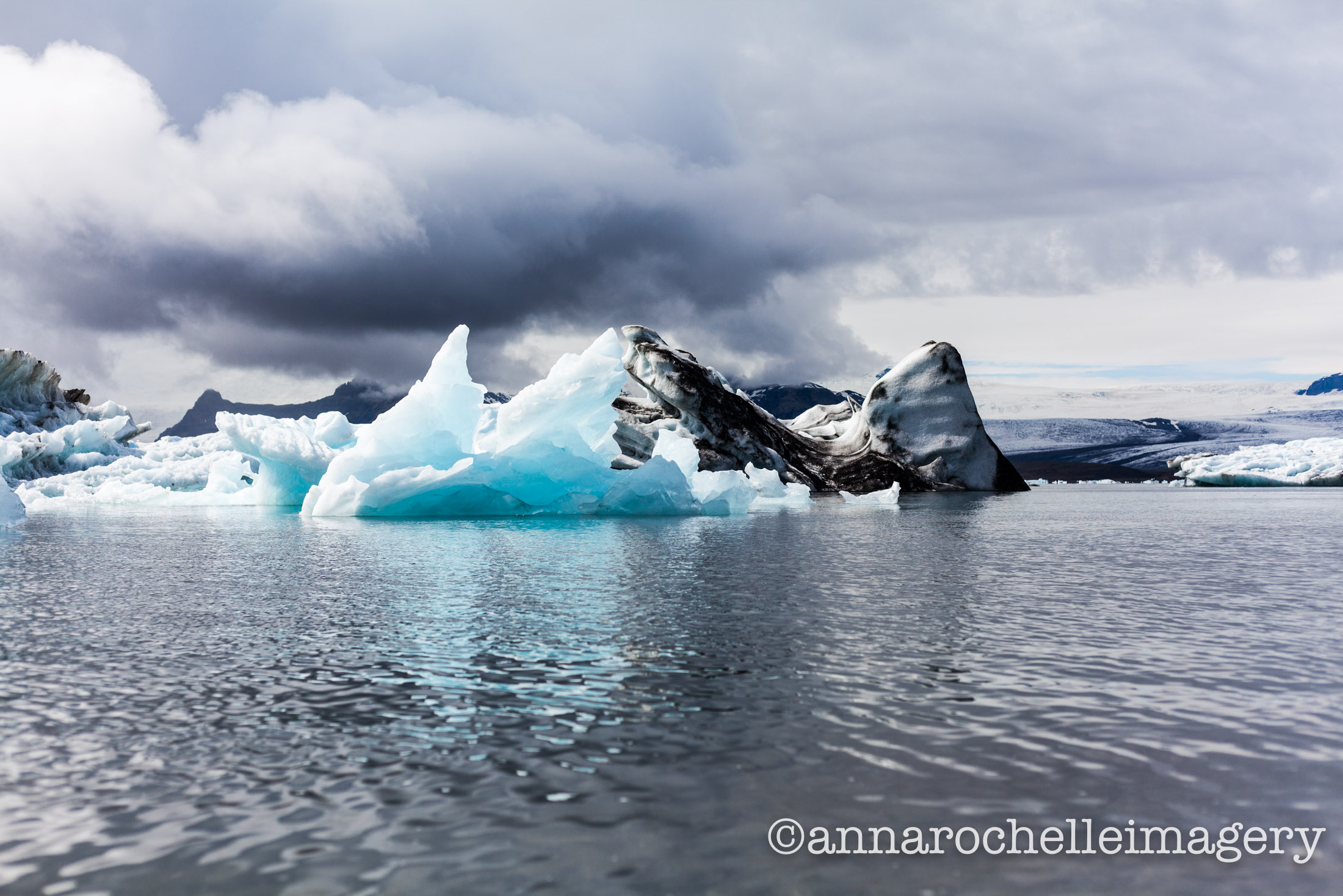 dark-light-ice-lagoon-iceland-iceberg-anna-rochelle-imagery-gorgeous.jpg