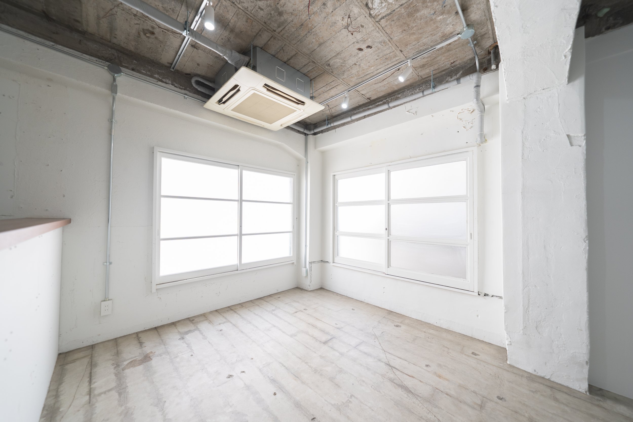 WIP Studio（2F） / 大きな窓
