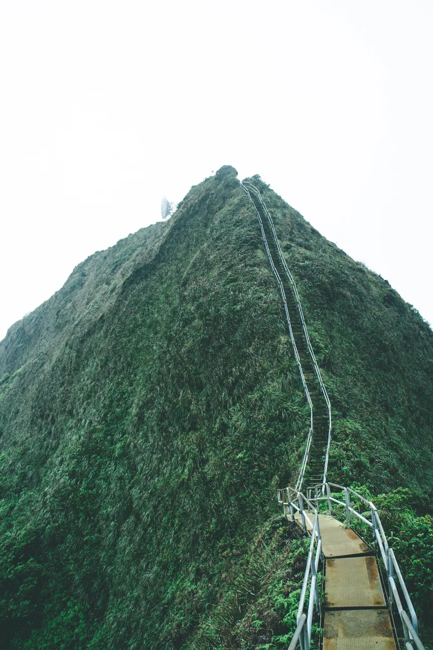 23-HAIKUSTAIRS-STAIRWAYTOHEAVEN-HAWAII-JAN.18.jpg