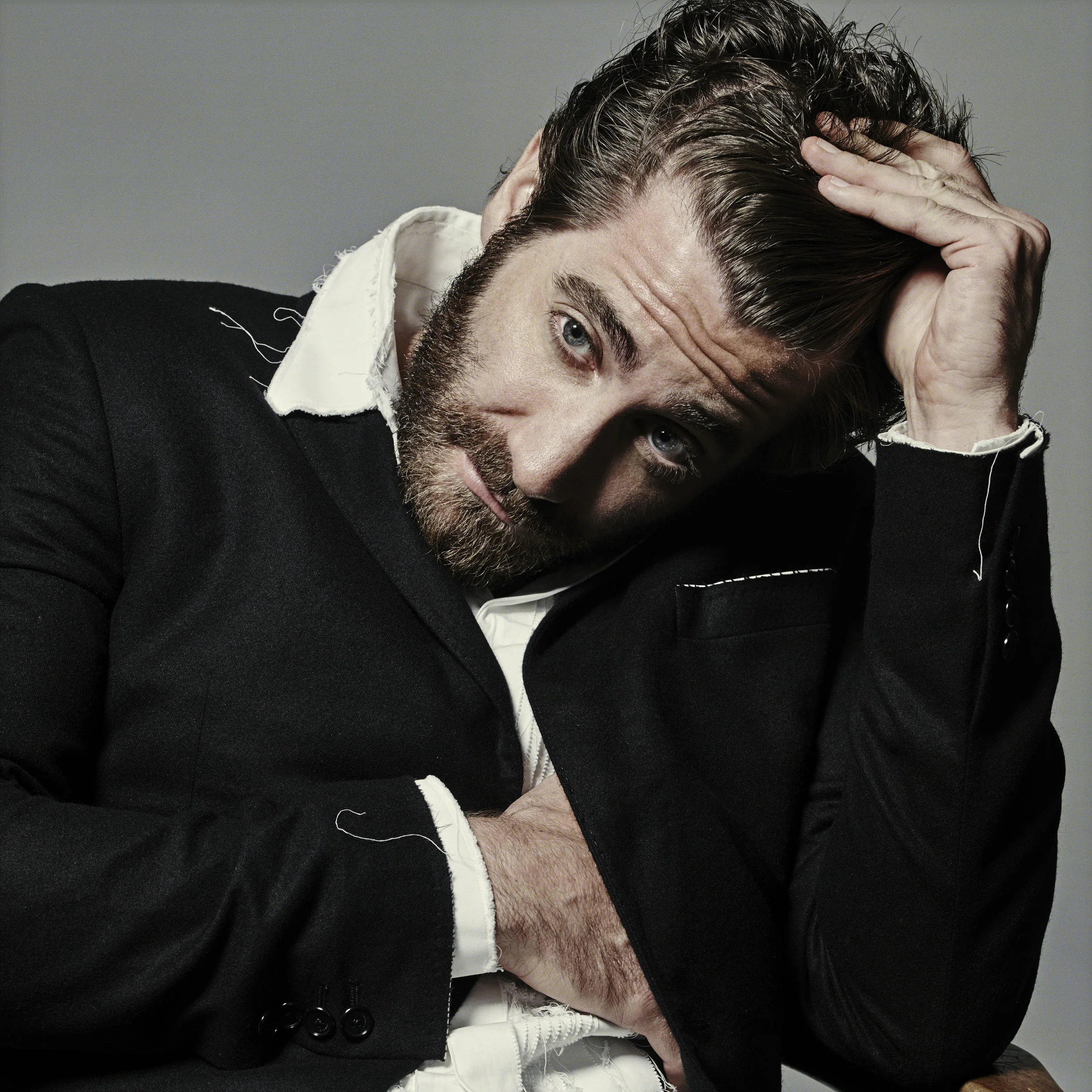 jake-gyllenhaal_best-shot-digital_michel-comte_luomo-vogue-2.jpg