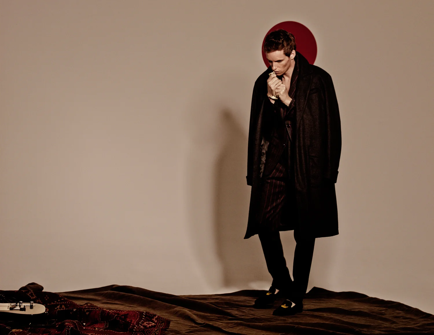 eddie-redmayne_best-shot-digital_michel-comte_luomo-vogue-2.jpg