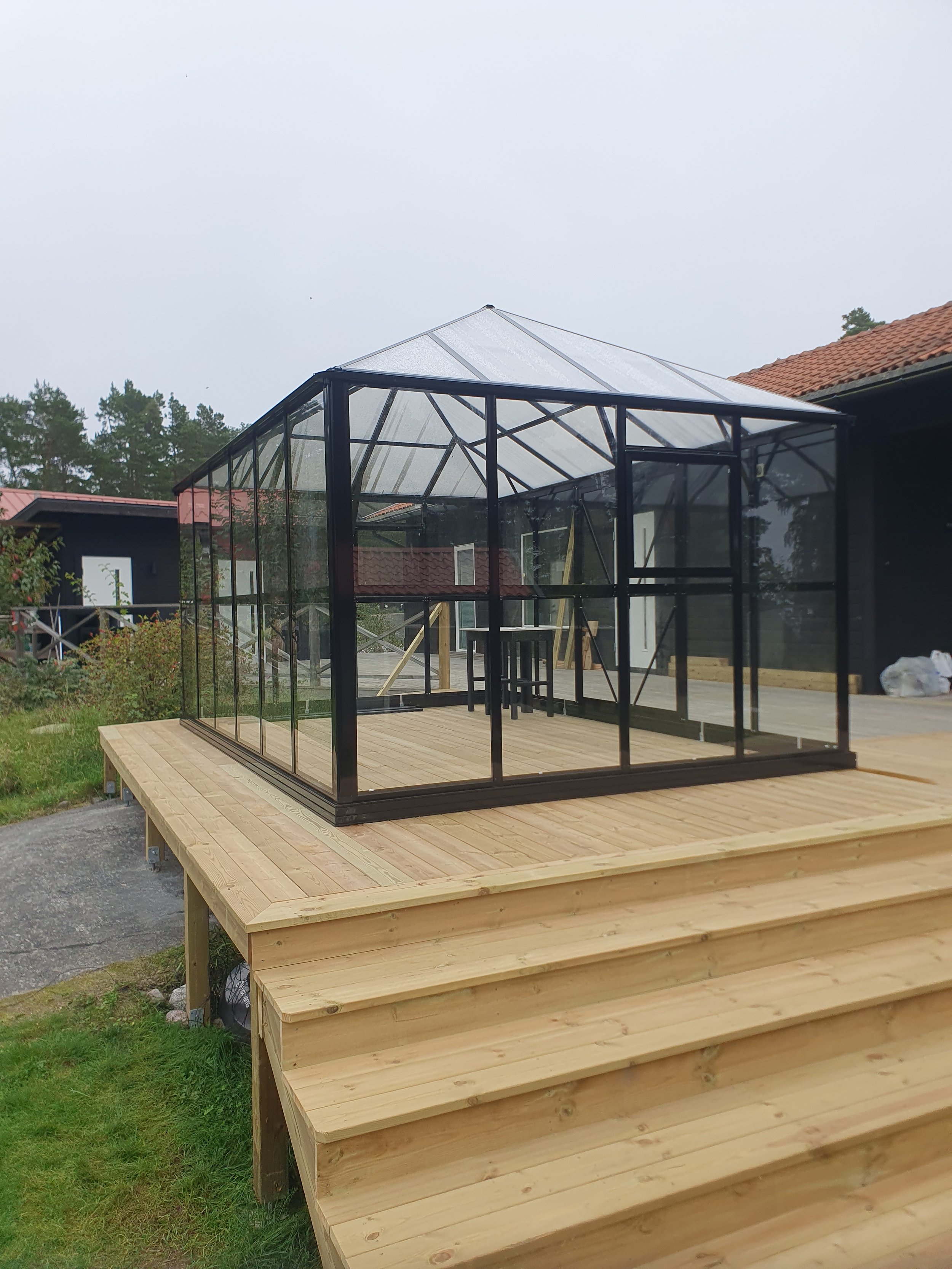 Altantrappa med lusthus.jpg