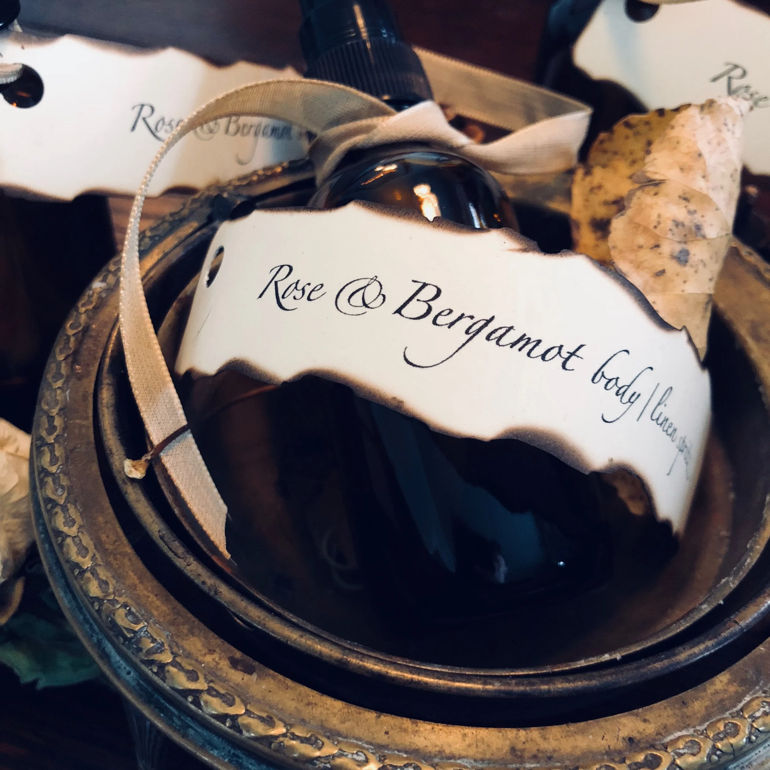 🥀•🌿•Rose & Bergamot Spritz•  Rose Absolute Essential Oil •Bergamot Essential Oil •Skyy Vodka •Amber Glass