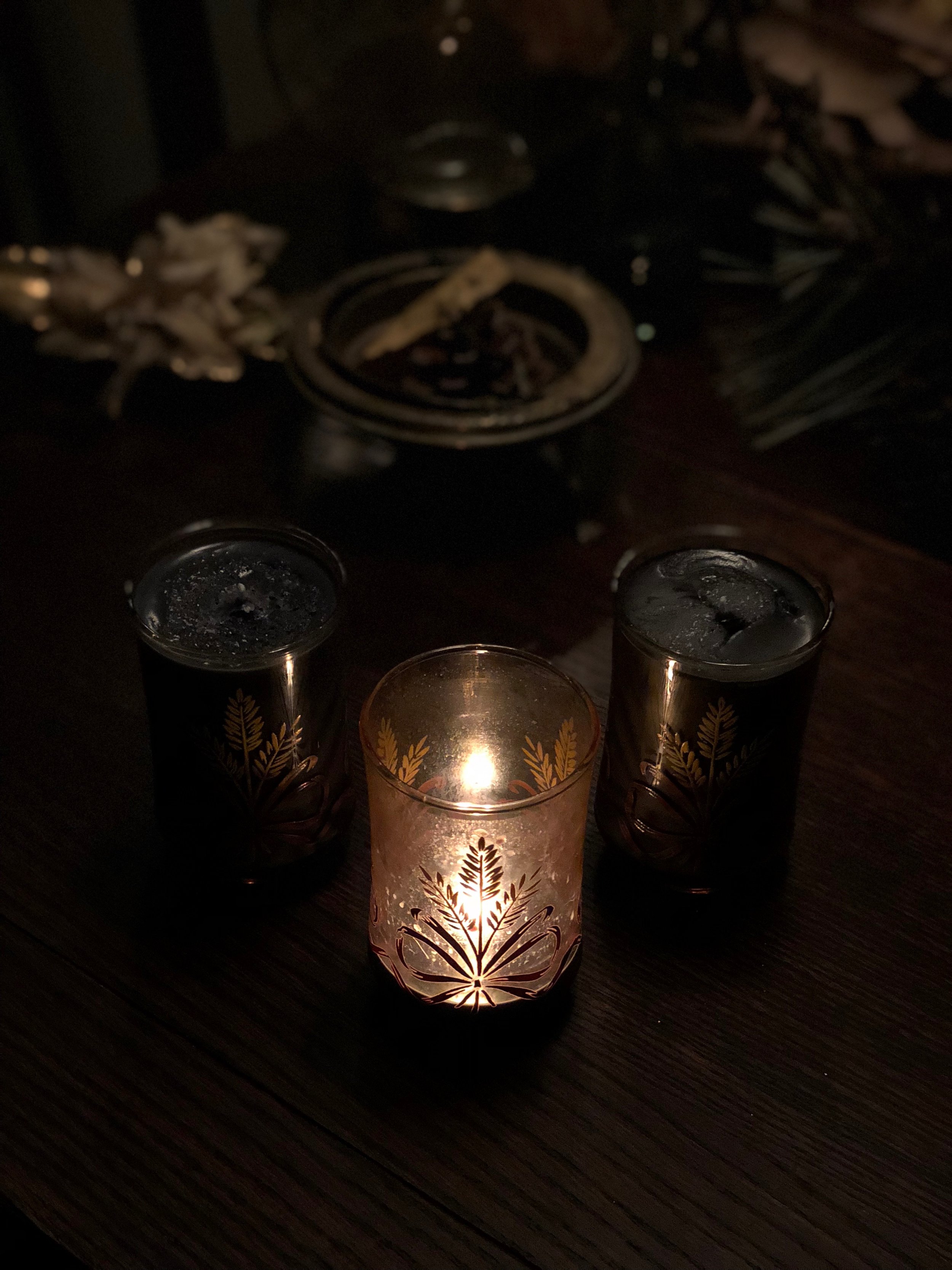 🦇•Glass Gold & Shadow •Black Soy Wax •Vintage Glass