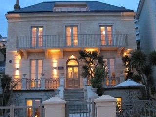 Villa at night.jpg