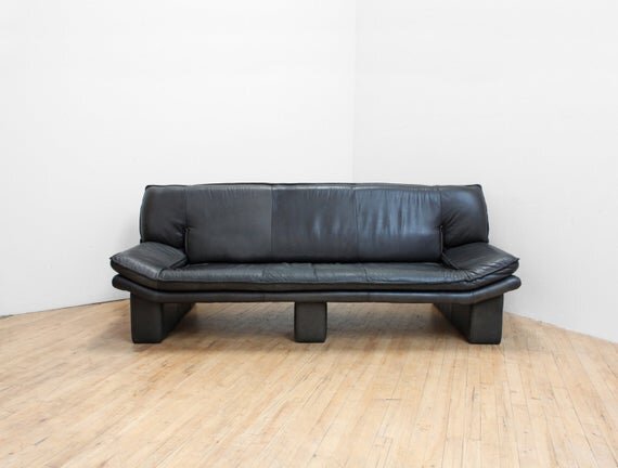 Nicoletti Salotti Sofa- Ambassador 