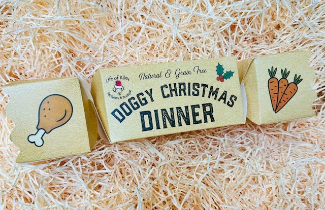 doggychristmasdinnercracker_8021ea4f-cea6-43e3-97ca-f5d76f0342d6.webp