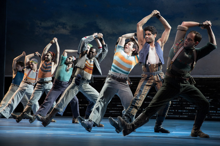 tn-1000_amar-ramasar-and-the-company-of-carousel.photo-by-julieta-cervantes.jpg