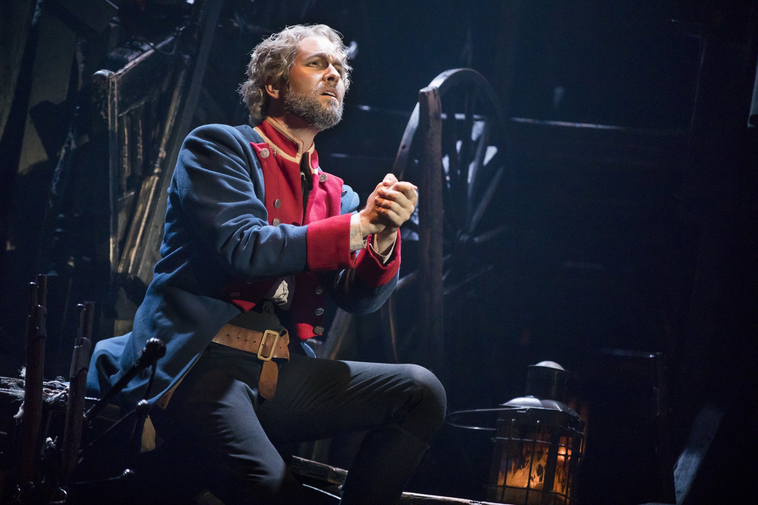 03_LM_TOUR_2385_Nick Cartell as Jean Valjean.jpg