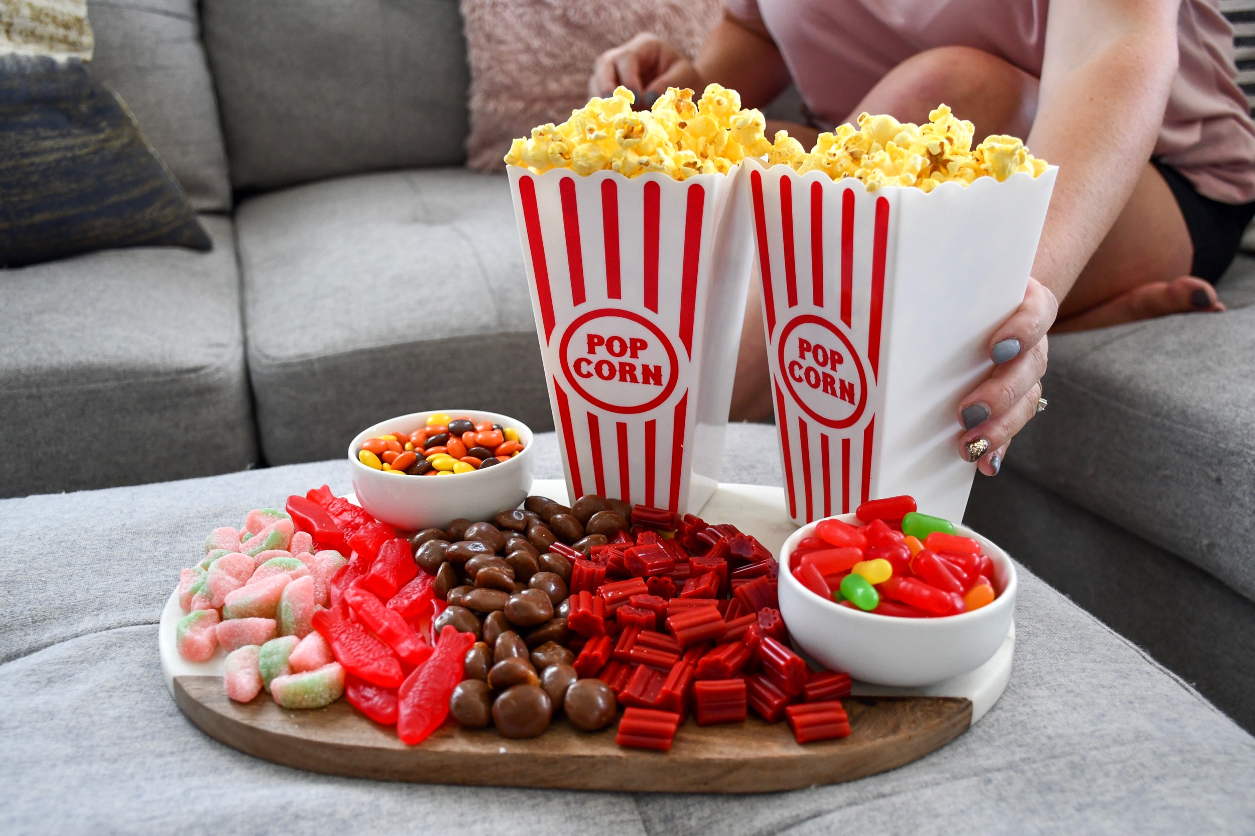 Www.tarynintotravel.com | Bachelor in Paradise: Popcorn Tray | #popcornsnack #bachelorinparadise #bachelorsnacks