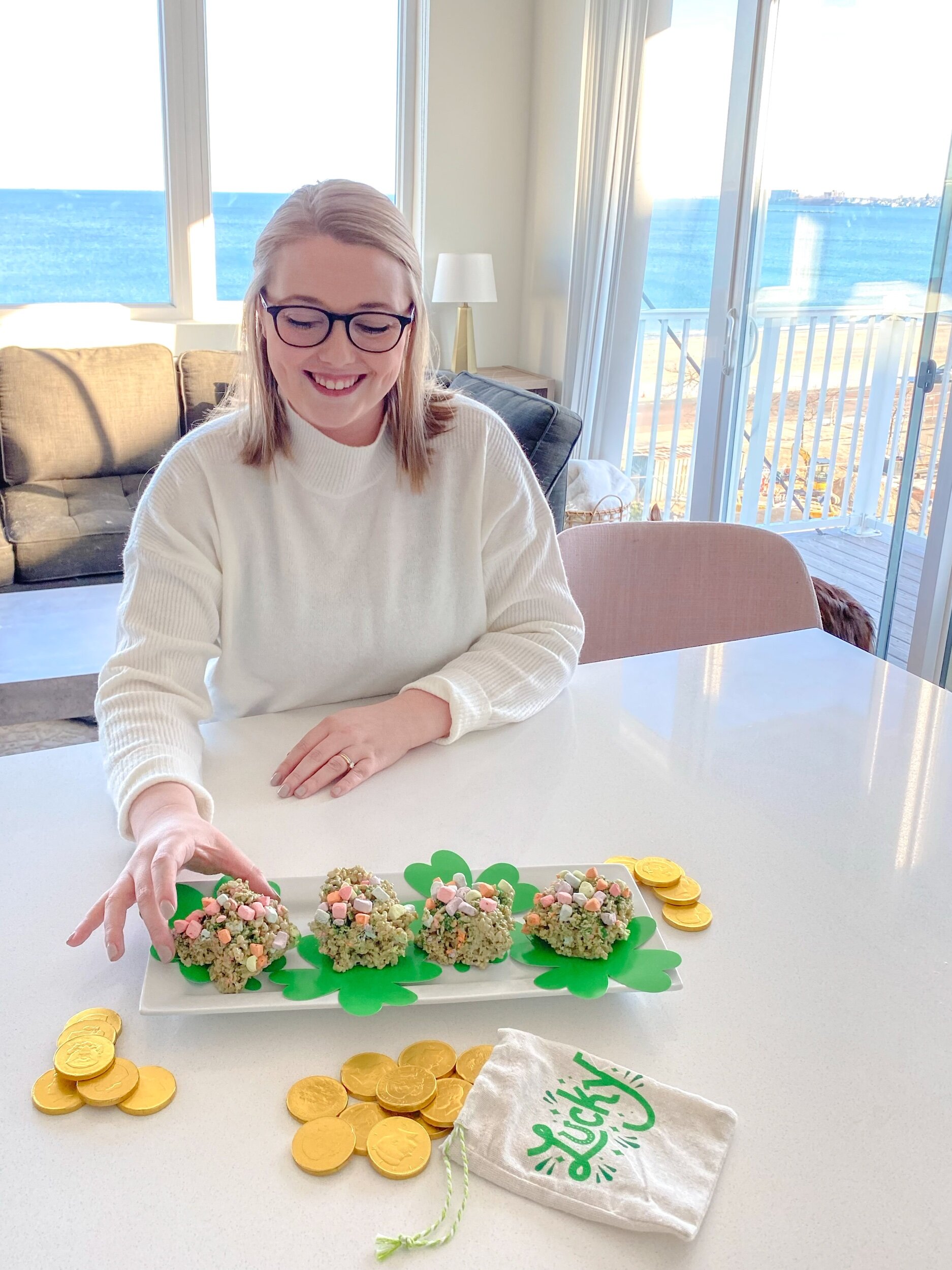 Taryn Into Travel Food Recipes Lucky Charms Rice Krispy Treats St Patricks Day Treats Blog Snacks