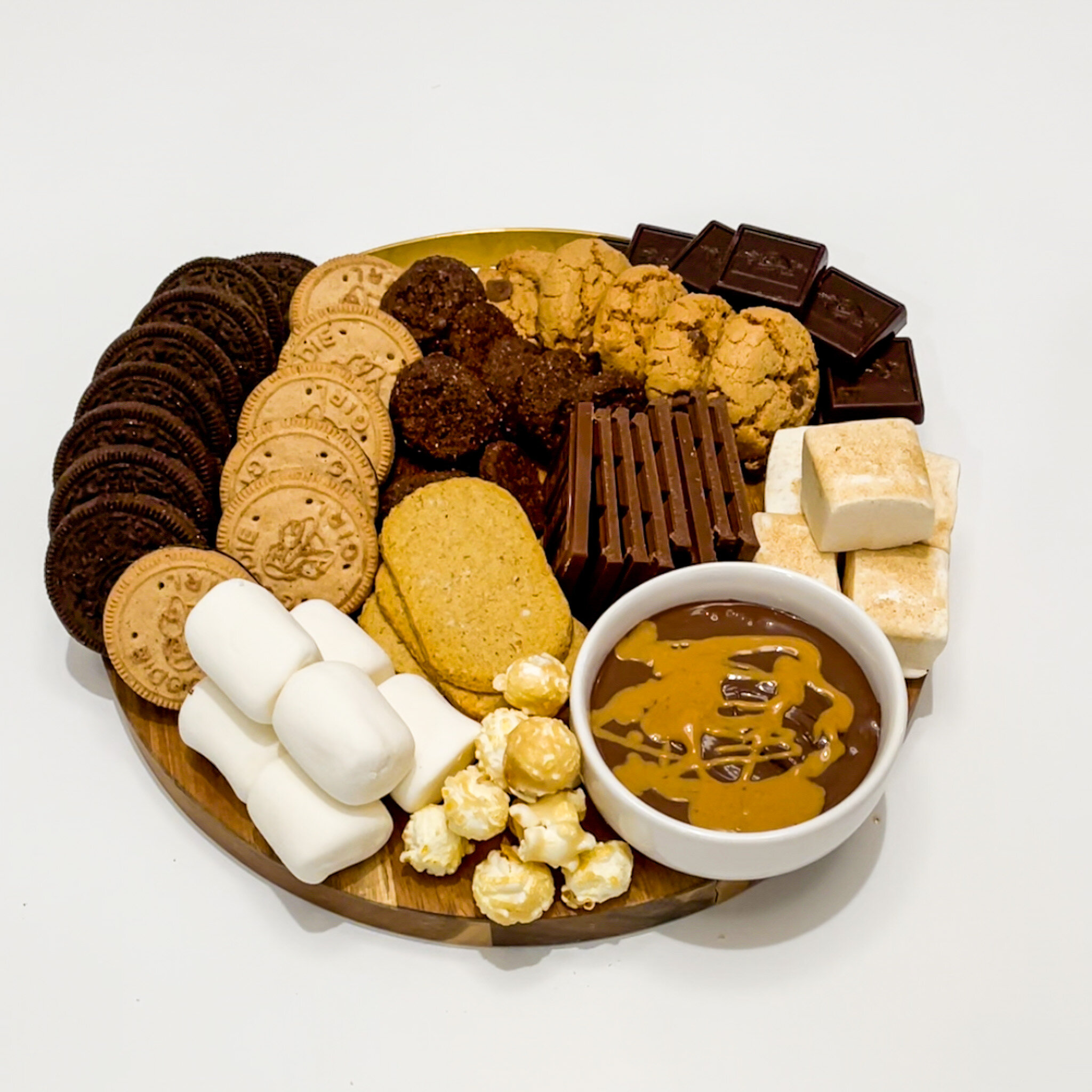 www.tarynintotravel.com | Gluten Free S'mores Board | Indoor S'mores | Hosting parties | 