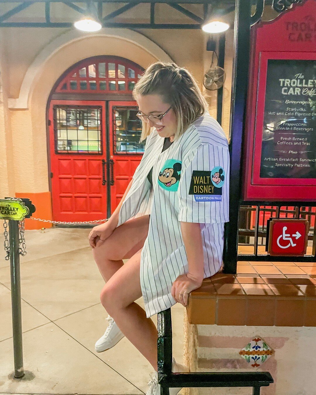 I might be just a liiiiiiiiitle obsessed with this Disney jersey! I grabbed mine from shop Disney but I think you can still find them in the parks! ✨🎬⠀⠀⠀⠀⠀⠀⠀⠀⠀
.⠀⠀⠀⠀⠀⠀⠀⠀⠀
.