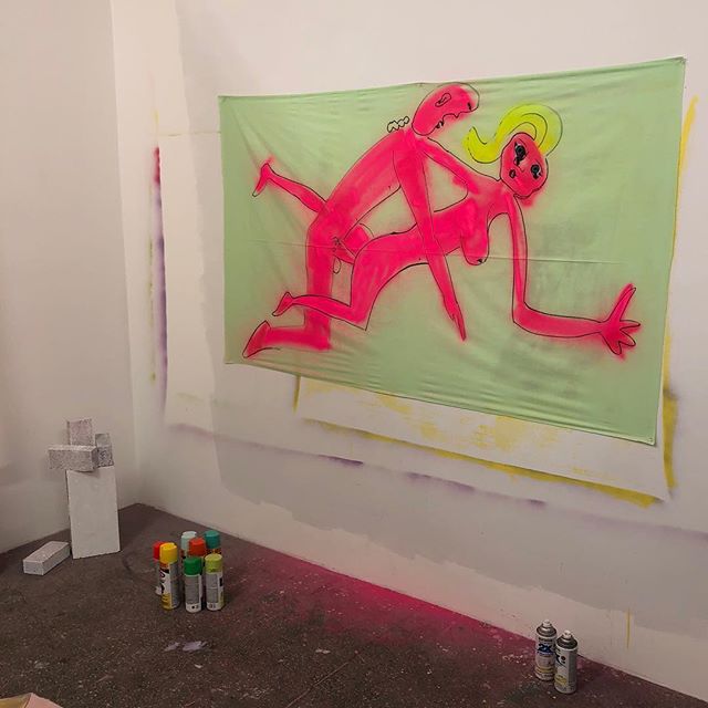 It's Friday.
#fucked #life #friday #tgif #metaphor #meaningful #bullshit #jk #meaningless #art #art? #badart