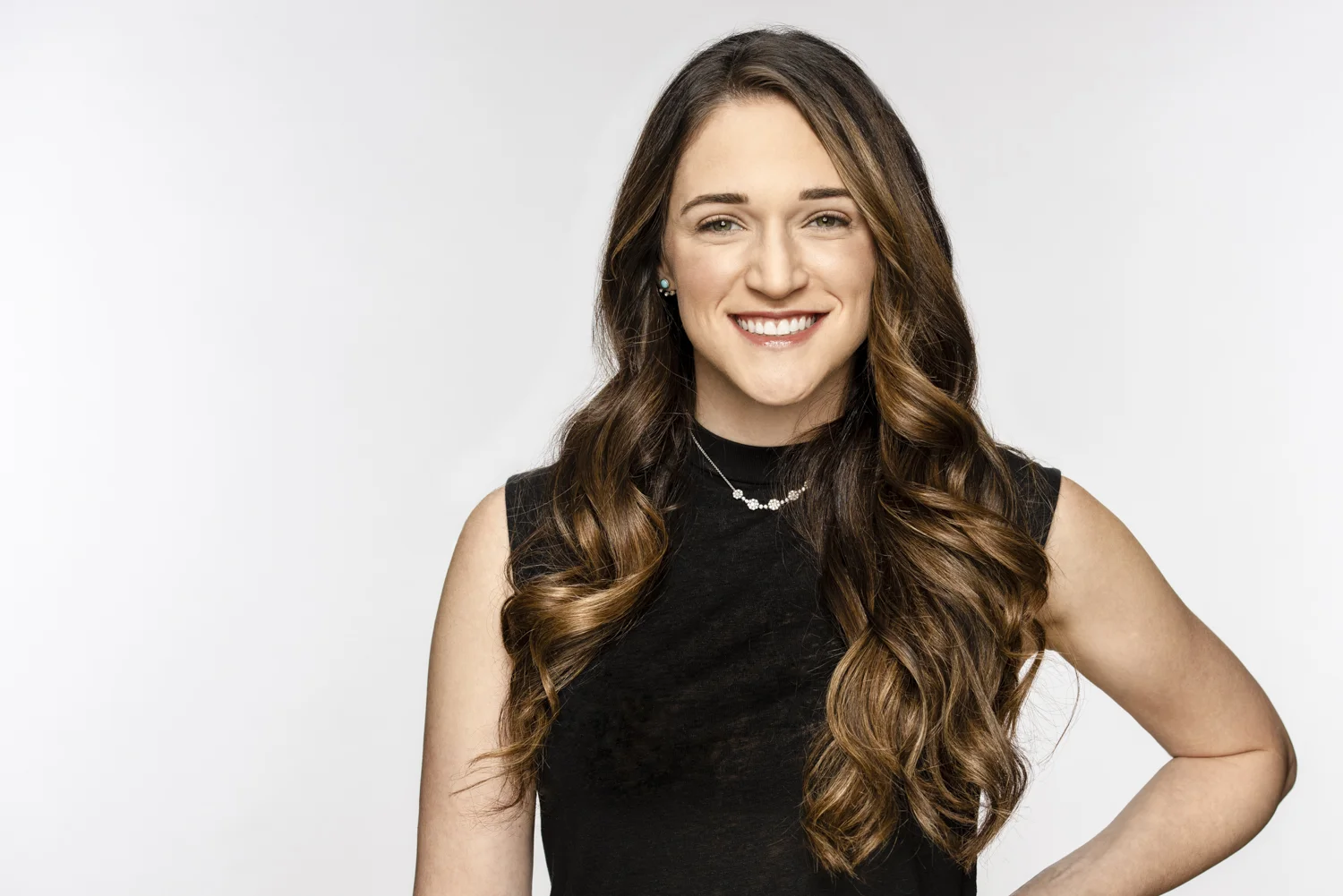 180917_Job#1828_LauraBaccash_BlowoutJunkieSalon_StylesOnWhite+Portrait_1500px_1011.jpg
