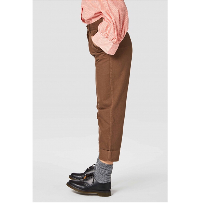 GirlTrousers3.png
